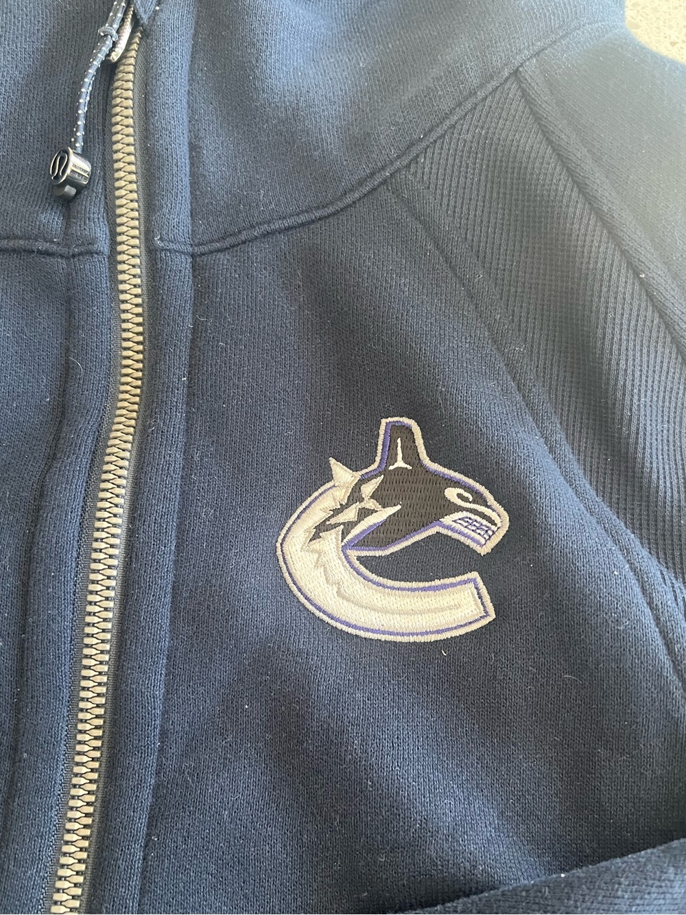 lululemon x Vancouver Canucks 1/2 Zip Scuba Hoodie (NEW/without hang tag) NAVY